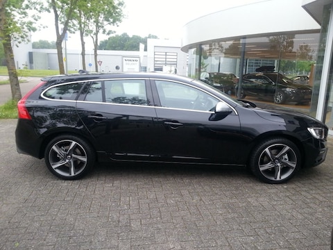 Volvo V60 T3 R-Design (2015)