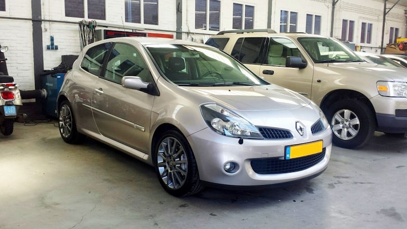 Renault Clio Sport 2.0 16V (2006)
