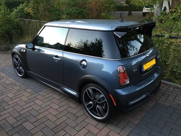 Mini Cooper S John Cooper Works GP Kit (2006)