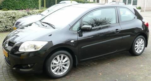 Toyota Auris 1.6 16v VVT-i Luna (2008)