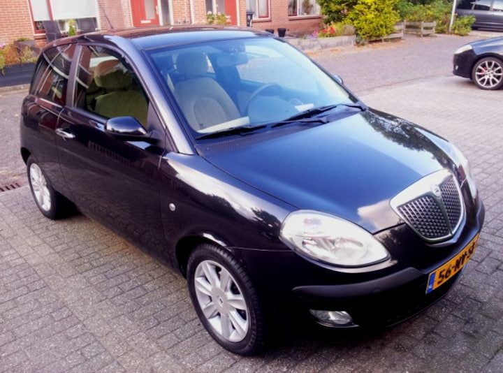 Lancia Ypsilon 1.2 16v Oro (2004)