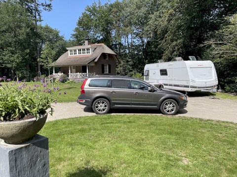 Volvo XC70 D5 AWD Summum (2011)