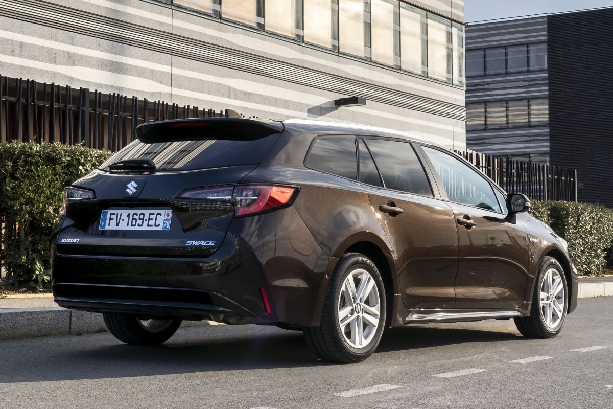 Suzuki Swace 1.8 Hybrid Style (2021) review - AutoWeek