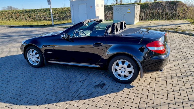 Mercedes-Benz SLK (2004)