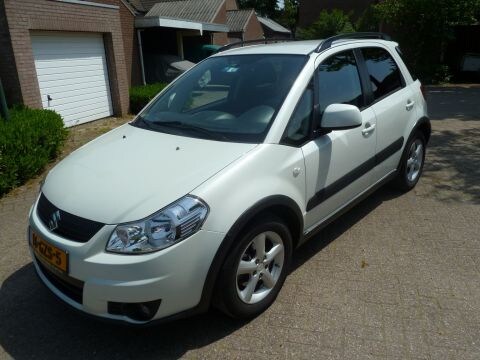 Suzuki SX4 1.6 Exclusive (2008)