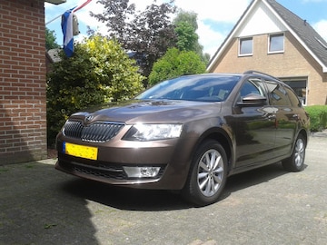 Skoda Octavia Combi 2.0 TDI Greentech Ambition Businessl (2014)