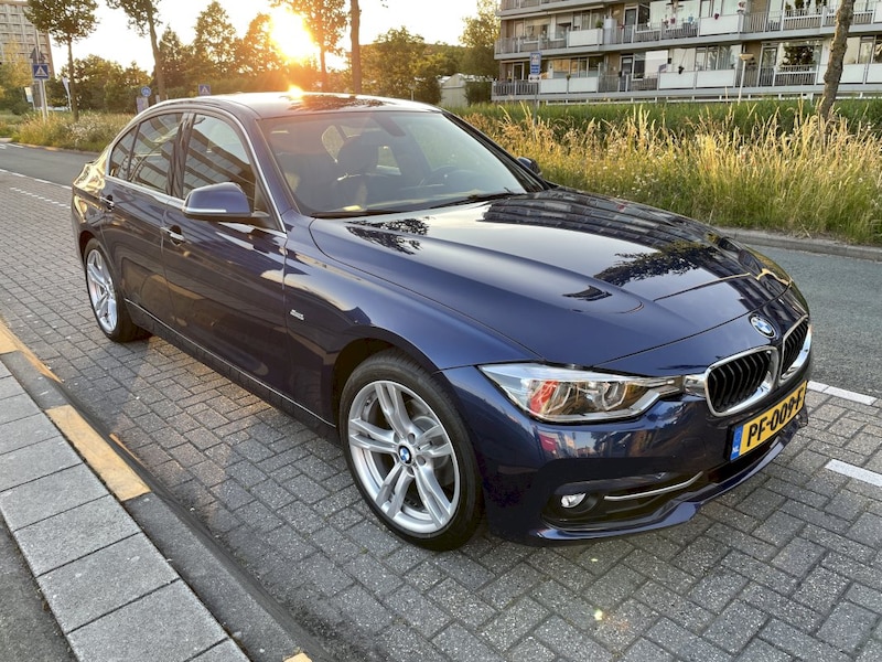 BMW 320i Corporate Lease Edition (2017)