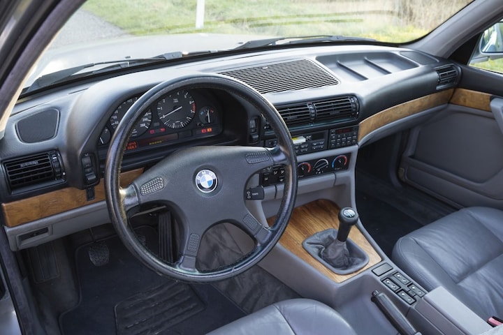 BMW 735i (E32) 1987