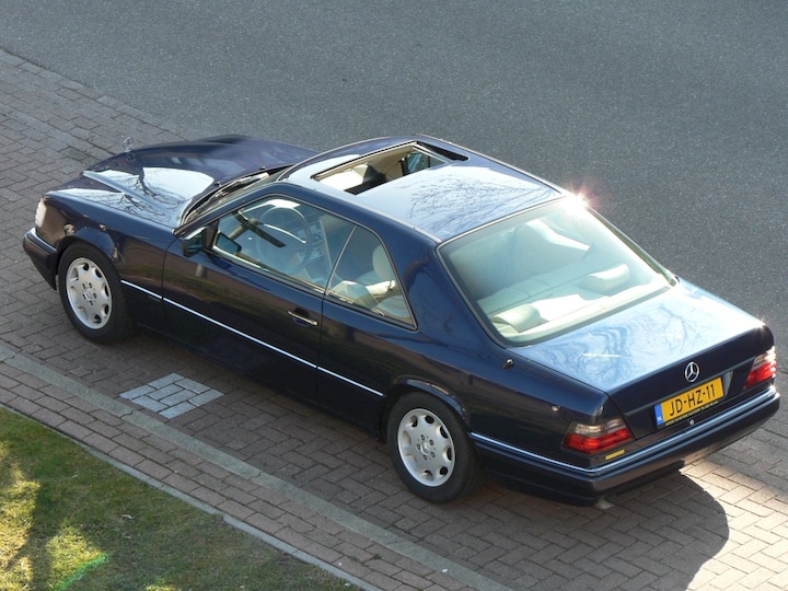 Mercedes-Benz E 220 Coupé (1994)