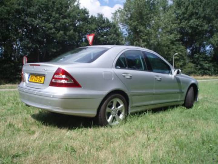 Mercedes-Benz C 180 Kompressor Avantgarde (2006)