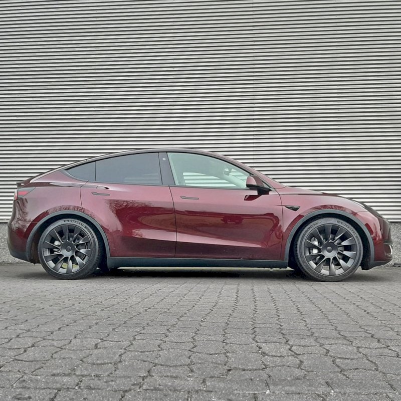 Tesla Model Y Long Range AWD (2023)