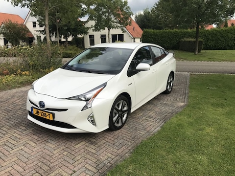 Toyota Prius 1.8 Hybrid Executive (2016)