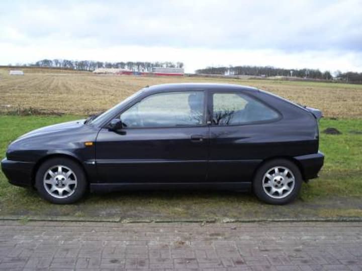 Lancia Delta HPE 1.6 16v (1999)