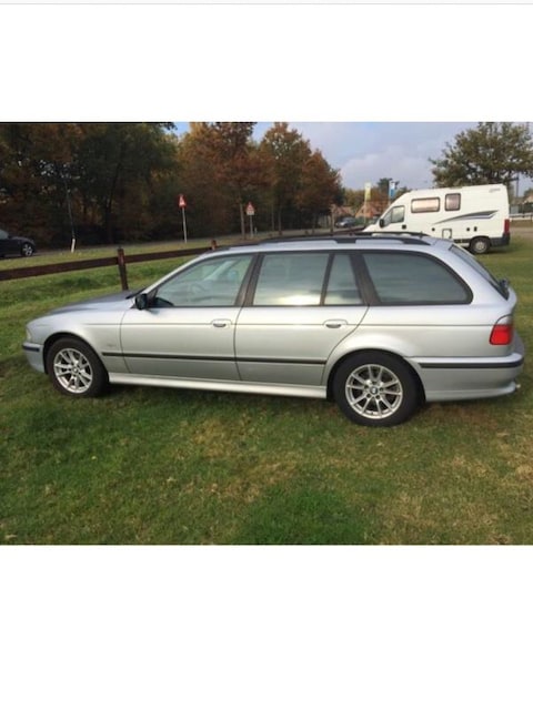 BMW 540i touring Executive (1997)