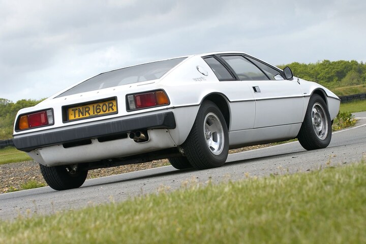 Lotus Esprit met achterlichten Fiat X 1/9