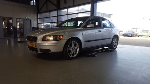 Volvo S40 2.4 Kinetic (2004)