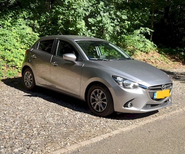 Mazda 2 SkyActiv-G 90 Intro Edition (2015)