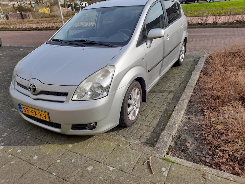 Toyota Corolla Verso 1.8 16v VVT-i Linea Luna (2005)