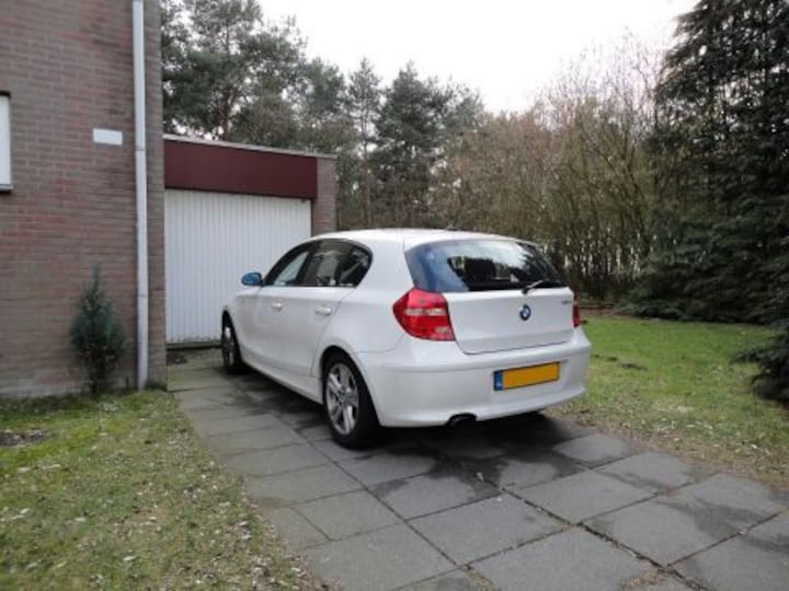 BMW 118d (2009)