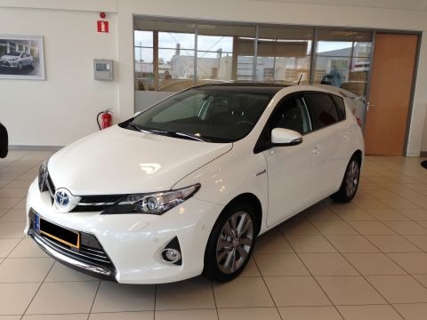 Toyota Auris 1.8 Hybrid Executive (2013)