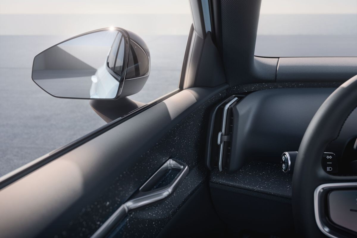 Volvo EX30 Single Motor Extended Range Core (2024) #5 review