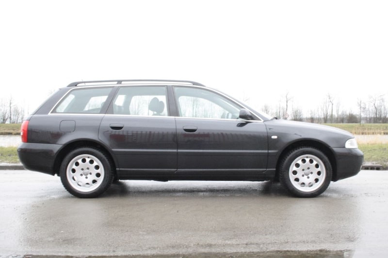 Audi A4 Avant 2.4 5V (1999)