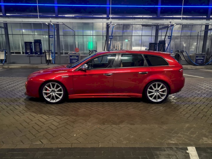 Alfa Romeo 159 Sportwagon 2.0 JTDm 136 TI (2011)