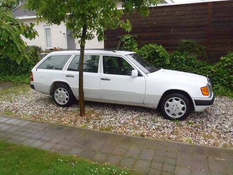 Mercedes-Benz 250 TD