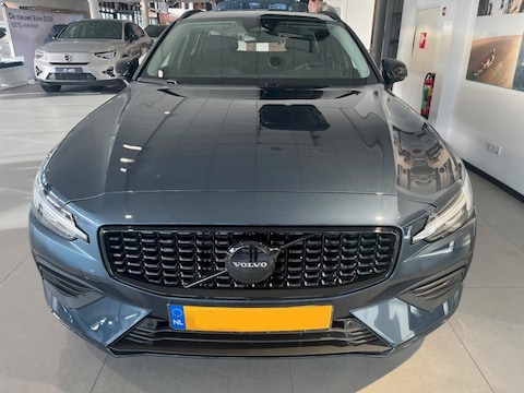Volvo V60 B3 Essential Edition (2024)