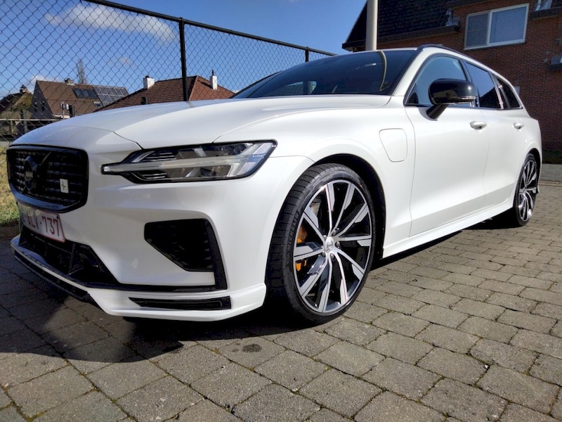 Volvo V60 T8 Recharge AWD R-Design (2021)