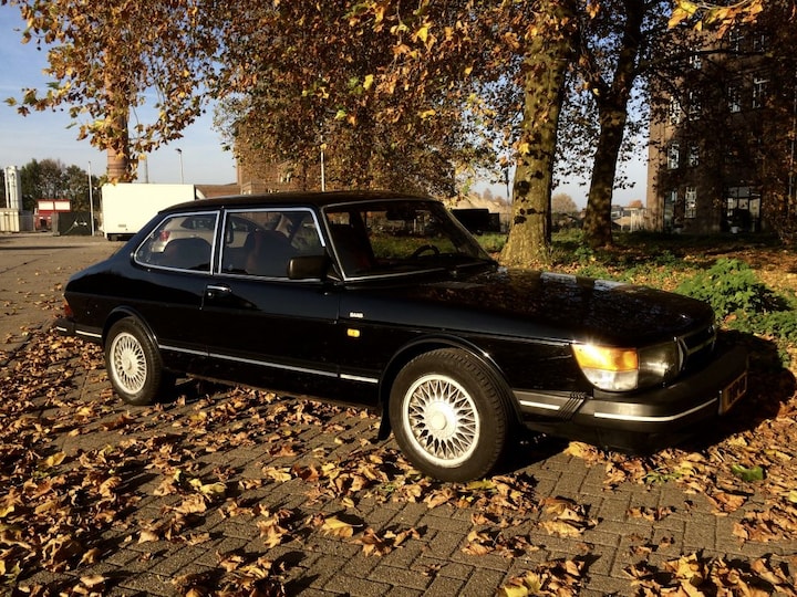 Saab 900 Turbo (1986)