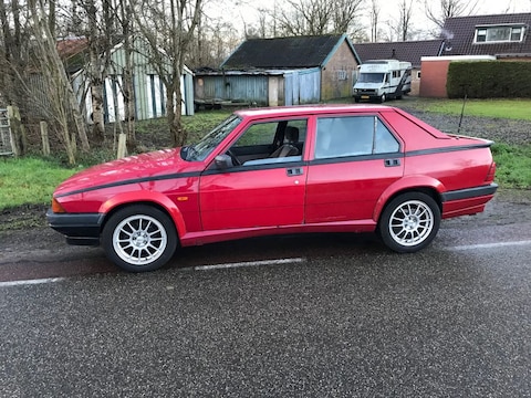 Alfa Romeo 75 2.0 Twin Spark