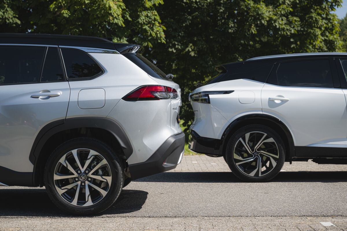 Nissan Qashqai vs. Toyota Corolla Cross - Dubbeltest - AutoWeek