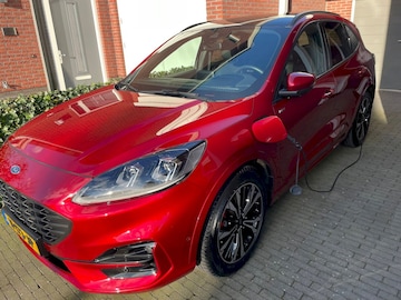 Ford Kuga 2.5 PHEV ST-Line X (2020)
