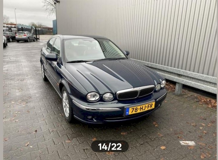 Jaguar X-Type 2.5 V6 (2001)