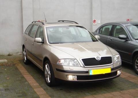 Skoda Octavia Combi 2.0 16V FSI Elegance (2005)