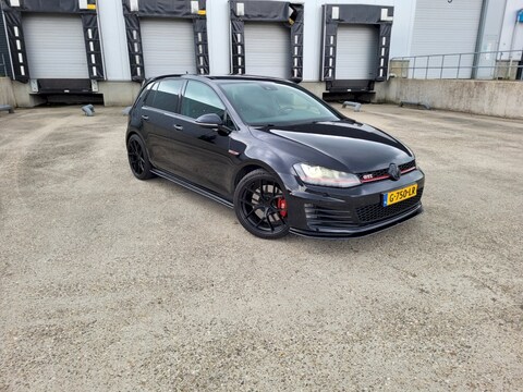 Volkswagen Golf 2.0 TSI GTI Performance