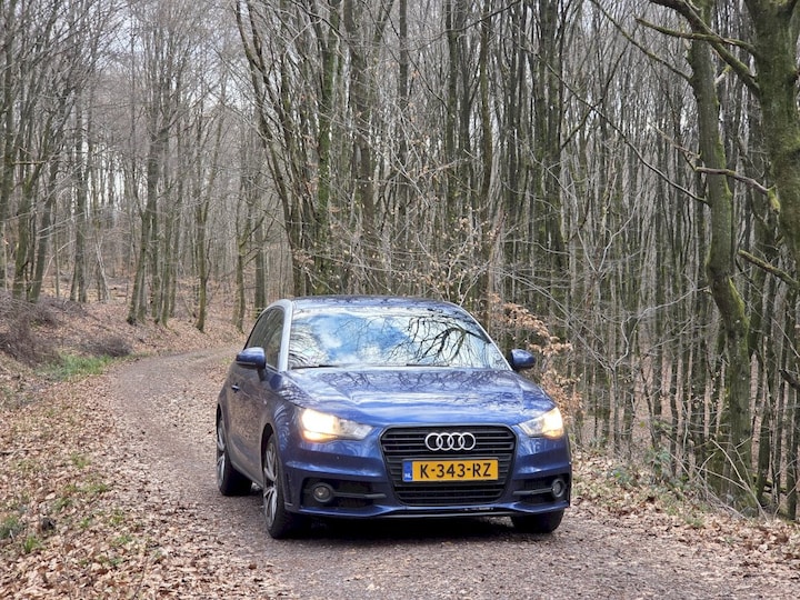Audi A1 1.2 TFSI S-Edition (2011)