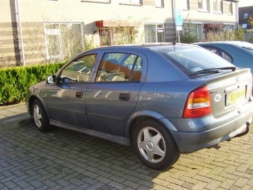 Opel Astra 2.0 Di-16V CDX (1998)
