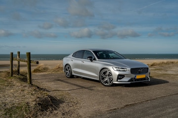 Volvo S60 B4 R-Design (2021)