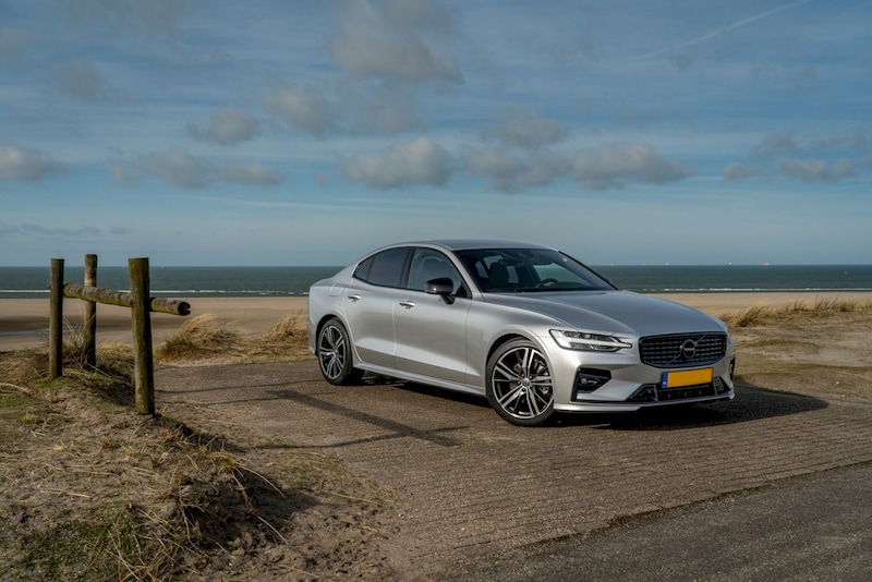 Volvo S60 B4 R-Design (2021)