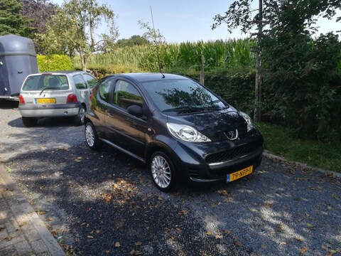 Peugeot 107 XR 1.0 (2010)