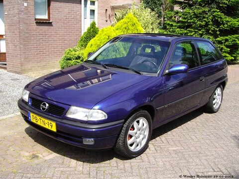 Opel Astra 1.6i-16V Sport