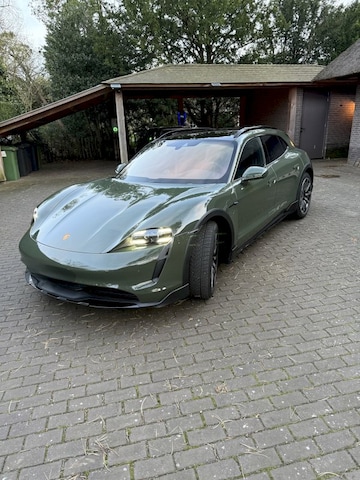 Porsche Taycan 4 Cross Turismo (2023)