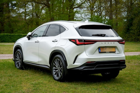 Lexus NX 450h+ 4WD Launch Edition (2022)