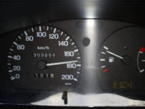 Nissan Sunny 2.0 D Sail (1995)