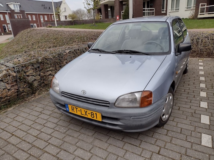 Toyota Starlet 1.3 XLi (1997)
