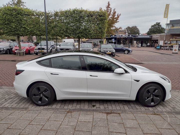 Tesla Model 3 RWD (2023)