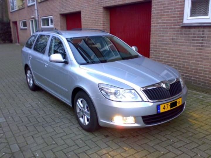 Skoda Octavia Combi 1.6 TDI GreenLine Businessline (2009)
