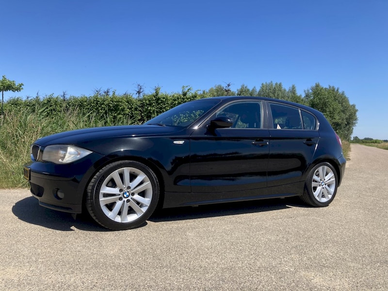 BMW 130i Executive (2005)